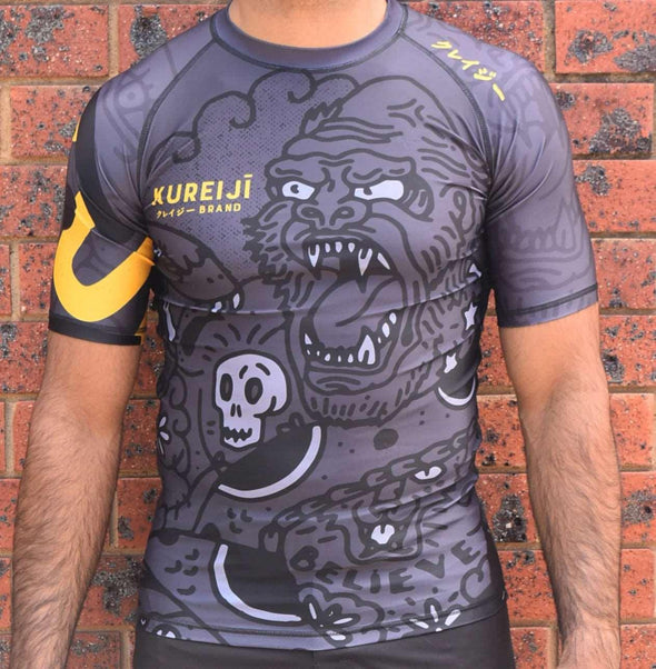 Battle - Kureijī x Half Sumo Collective Collab - Short Sleeve Rashguard
