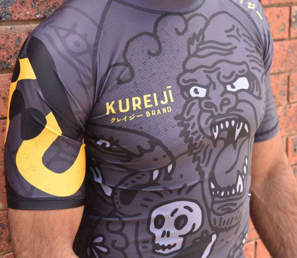Battle - Kureijī x Half Sumo Collective Collab - Short Sleeve Rashguard