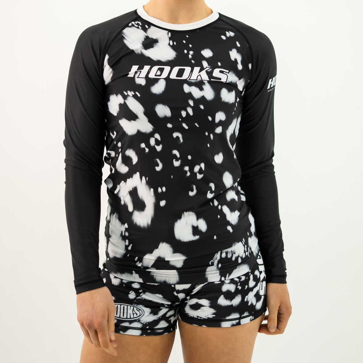 Hooks Women's Long Sleeve Rash Guard - Prowl - 3