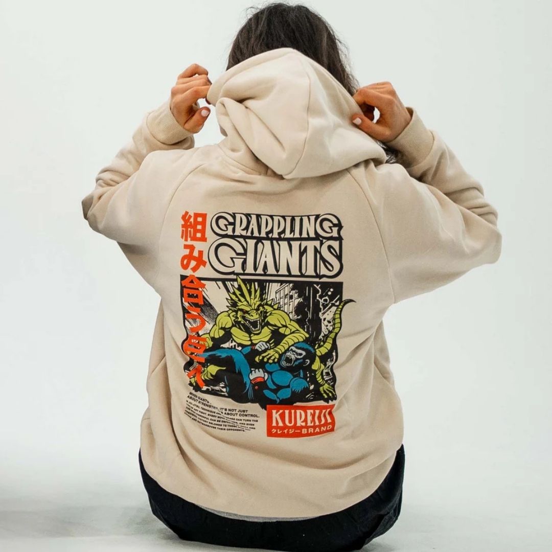 Back view of Kureiji Hoodie Gigante when worn