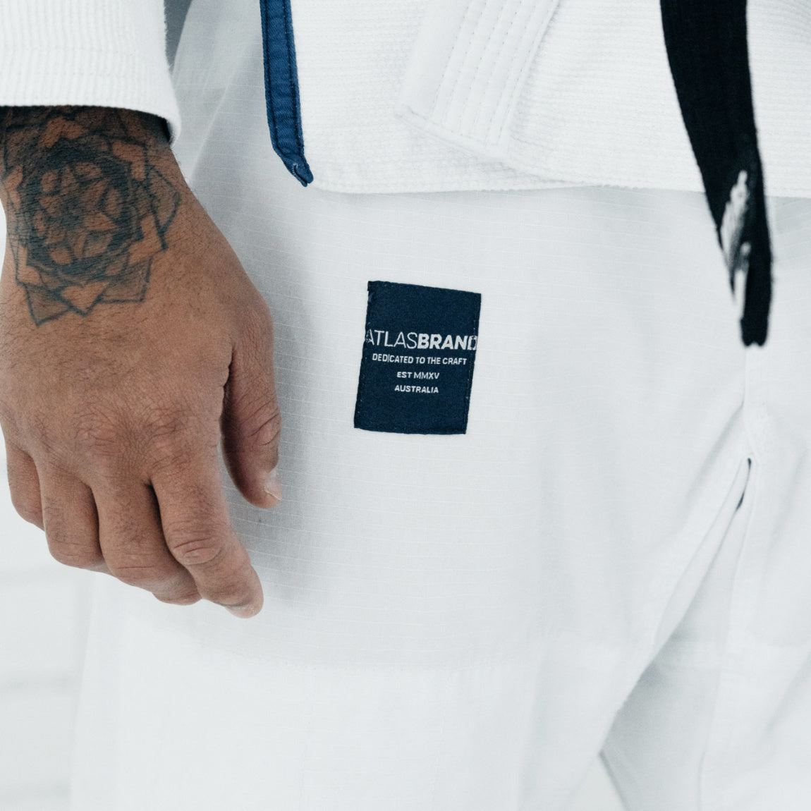 AT23 BJJ Gi White and Blue Atlas